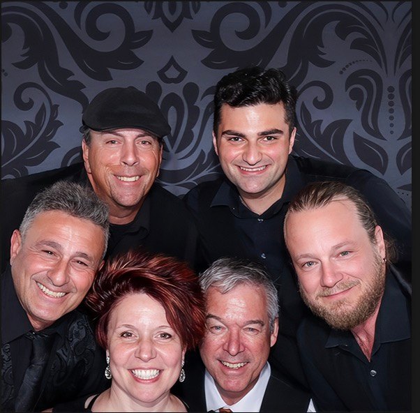 Twilight Concert: Avenue Groove