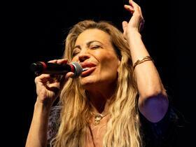 Taylor Dayne