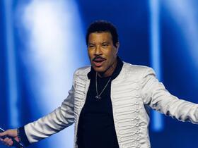 Lionel Richie with Earth, Wind & Fire