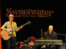Pomplamoose