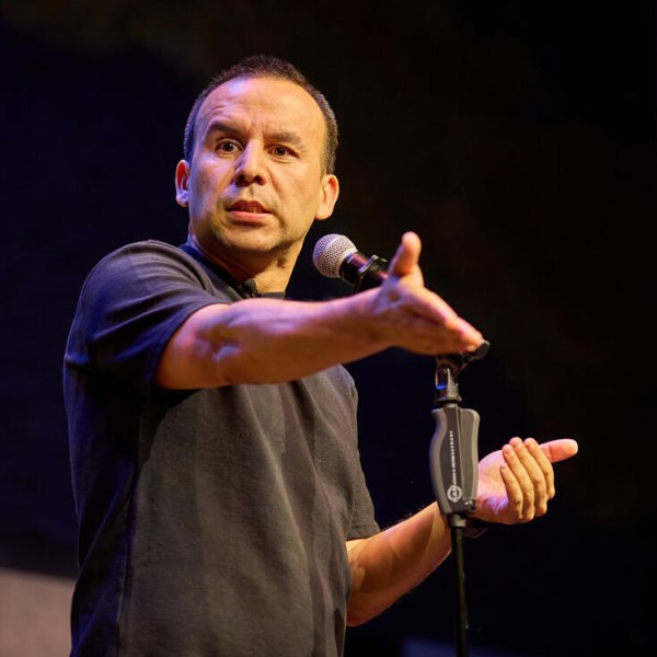 Pedro Gonzalez (Stand-Up)