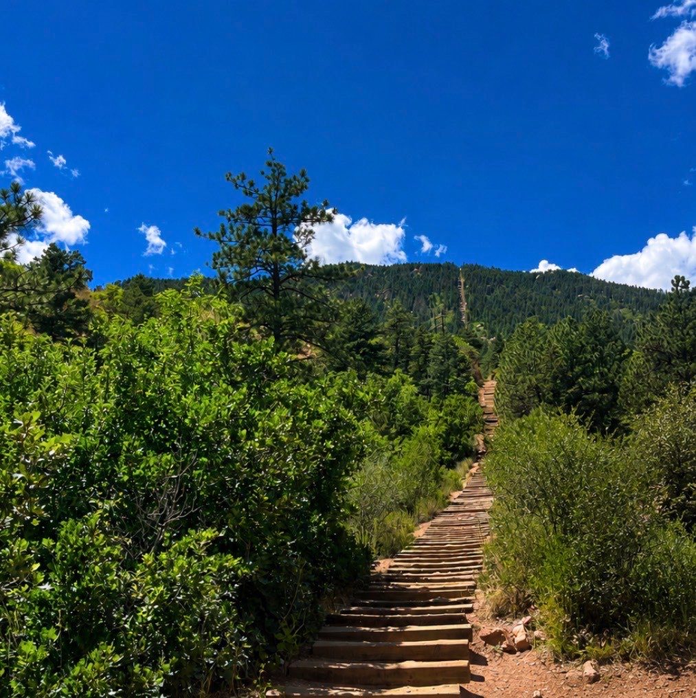 Manitou Thursday Afterwork Hike