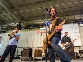 Roger Clyne & The Peacemakers