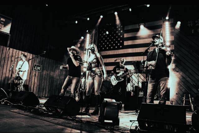Country Night with Delta Spur