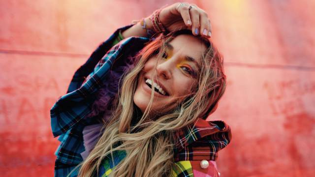 Lauren Daigle w/ Leanna Crawford
