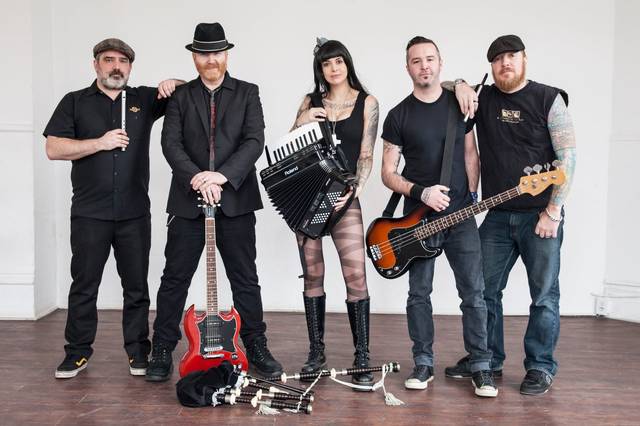 The Mahones - Deux Voix Une Capitale