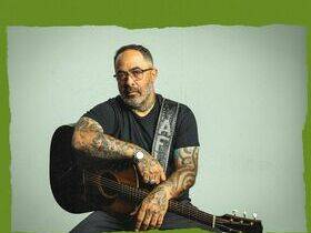 Aaron Lewis