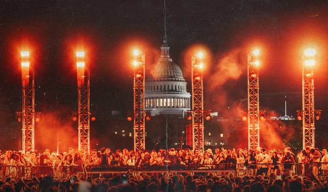 GLOW Block Party: The Chainsmokers
