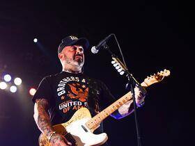 Aaron Lewis