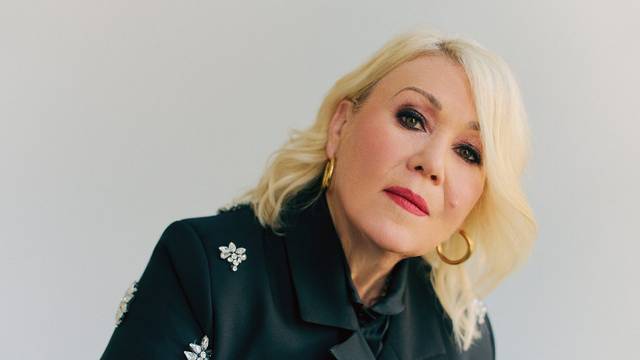 Official Platinum - Jann Arden and Her Holiday Orchestra