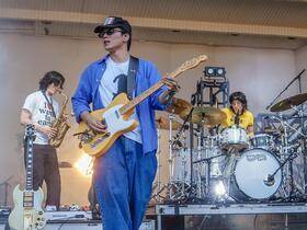 Wave to Earth