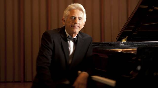 David Benoit Christmas Tribute to Charlie Brown with Courtney Fortune 