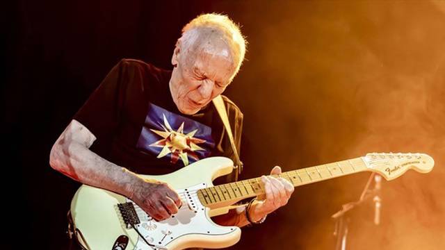 Robin Trower w/ Strange Vine