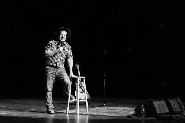 Rodney Carrington (18 and Over)