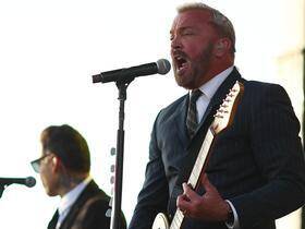 Goldfinger with Mustard Plug