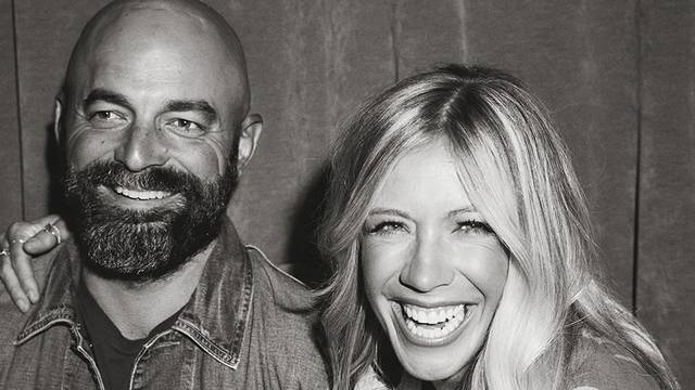 Drew and Ellie Holcomb???s Neighborly Christmas