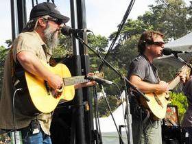 Keller Williams with Keller & The Keels
