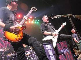 Theory Of A Deadman and Sevendust with Return To Dust