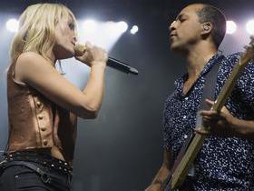 Metric with Broken Social Scene and Stars