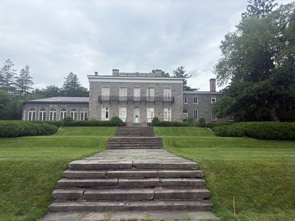 3 Houses 2 Parks 1 Borough